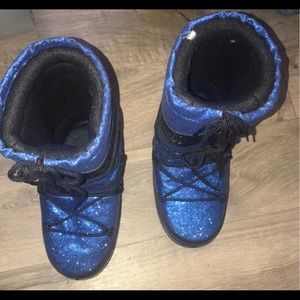 BLUE LOVE MOSCHINO MOON BOOTS